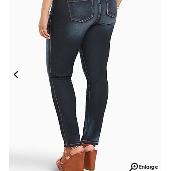 EUC Torrid Dark Wash Skinny Jeans - Picture 2 of 3